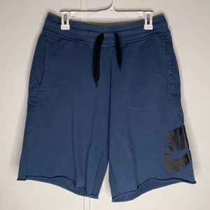 Nike shorts men’s size large